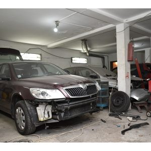 Auto limarija farbarski radovi Zemun SERVIS DRAGAN