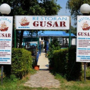 Sala za venčanje i apartmani SPLAV GUSAR NA DUNAVU