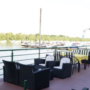 Sala za venčanje i apartmani SPLAV GUSAR NA DUNAVU