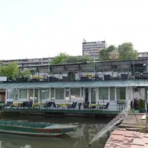 Sala za venčanje i apartmani SPLAV GUSAR NA DUNAVU