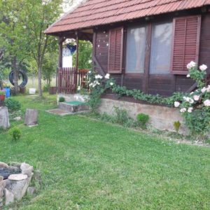 Glamurozni glamping – Brvnara Glišović