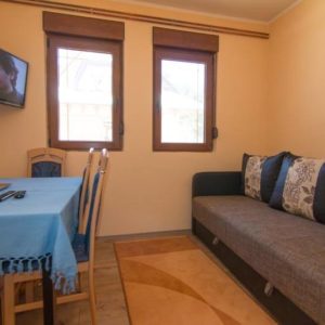 Vila TRI SRCA OSLUŠA – planina Tara