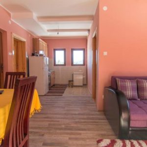 Vila TRI SRCA OSLUŠA – planina Tara
