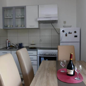 APARTMANI UGLJEVAREVIĆ – Budva ( Bečići)