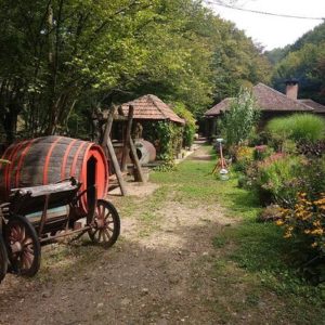 Etno krčma Dva Ambara – Djavolja Varoš