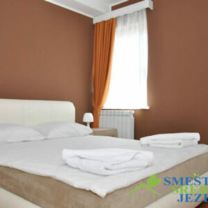 Vila El Barco – Apartmani i restoran Srebrno jezero