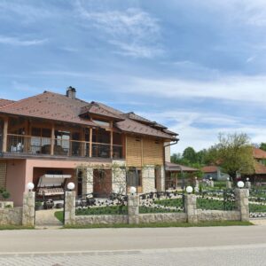 PRODAJA HALE I HOTELA