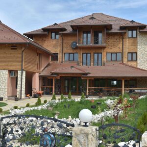 PRODAJA HALE I HOTELA