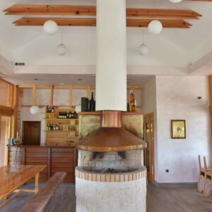 PRODAJA HALE I HOTELA