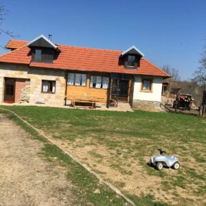 Ekološko seosko domaćinstvo i konjički klub GLOGOVAC