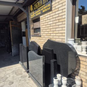 Izrada spomenika, kamenorezačka radnja VKR SIMIĆI Šabac